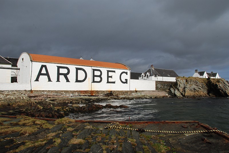 ardbeg-winter-dark-skies
